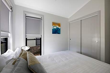 Deluxe Villa - Sleeps 6 - 3 Bedrooms