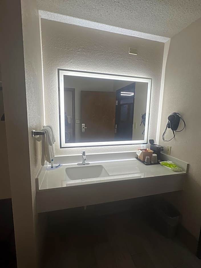 Photo 1 of 1 of Studio 1 King Bed