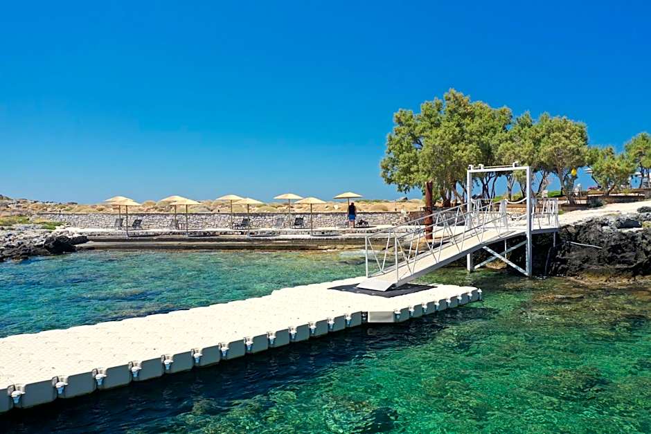 Kavos Hotel & Suites