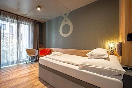 Deluxe Two Floor Suite