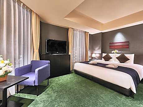 Corner Double Room - Smoking