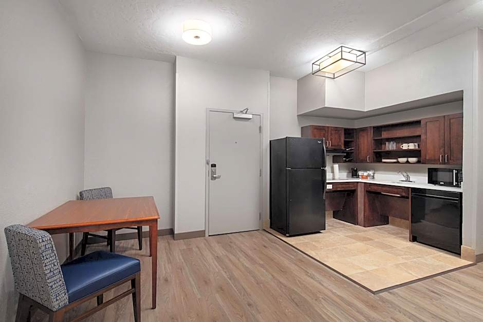 Hampton Inn By Hilton And Suites El Paso-Airport