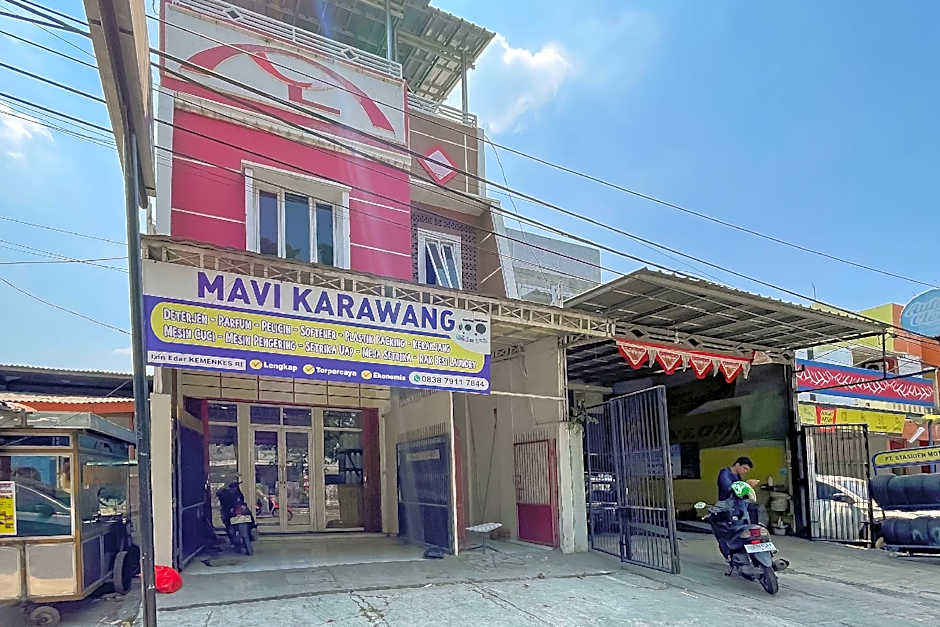 RedDoorz near Karawang Central Plaza