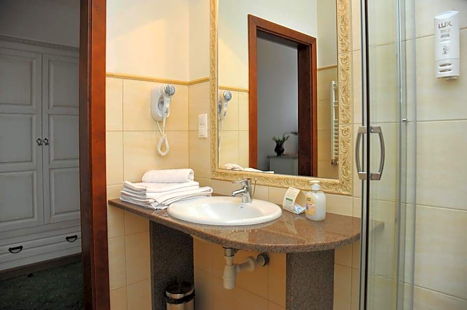 Hotel Sandro Silver & Spichlerz Antoniny