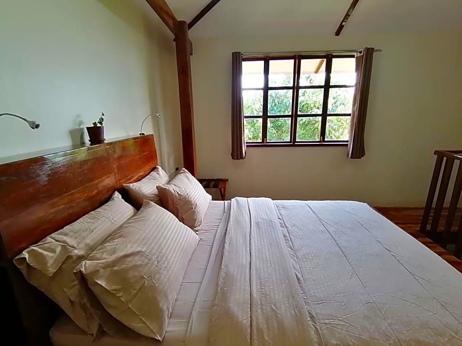 Nakabalo Guesthouse & Restaurant