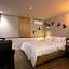 Avenue Hotel