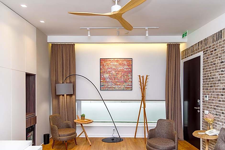 Belgrade Inn Garni Hotel