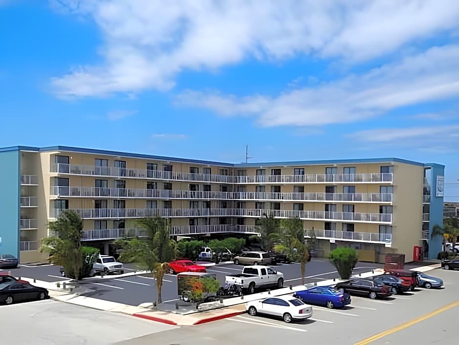 Coastal Palms Inn and Suites