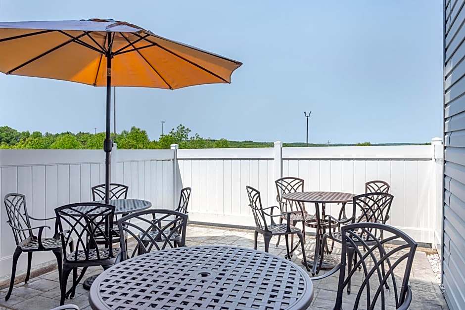 Spark by Hilton Clarion