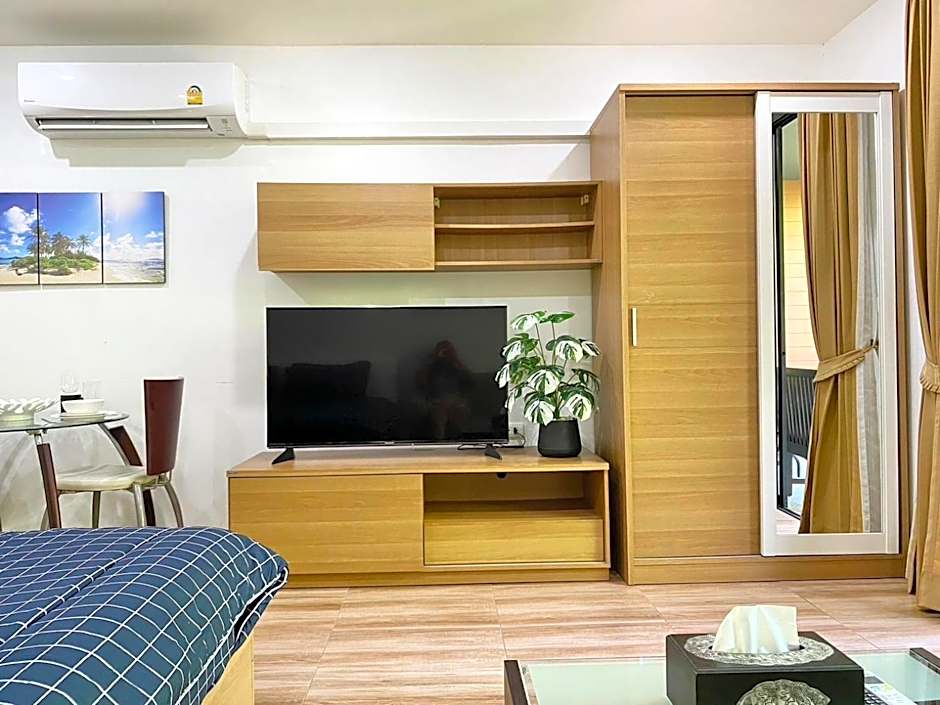 Patong - The Unity Seaview & Mountain Residence