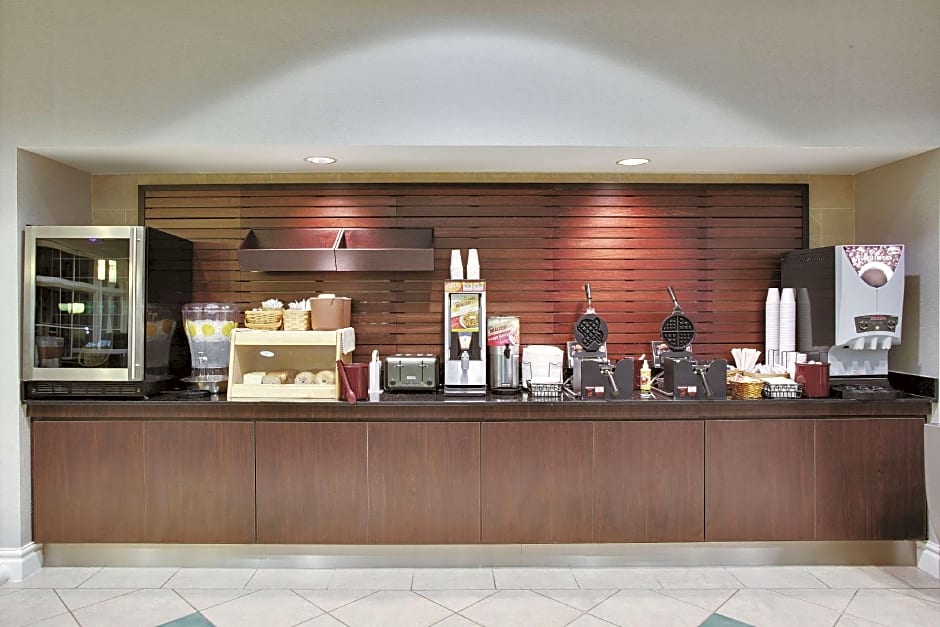 La Quinta Inn & Suites by Wyndham Houston West Park 10