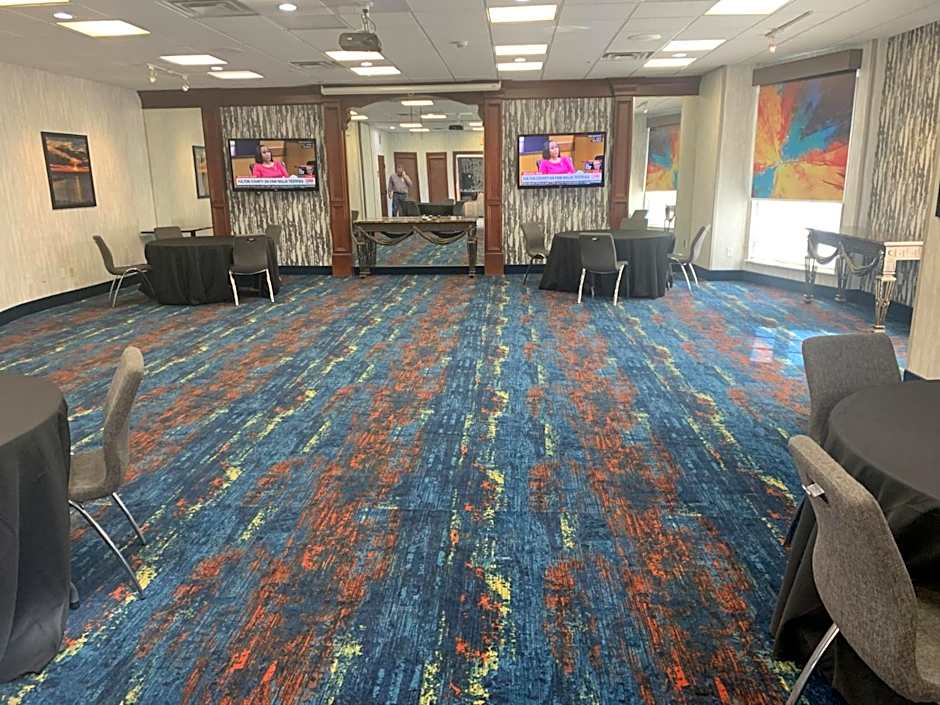 La Quinta Inn & Suites by Wyndham Oklahoma City North - Quail Springs