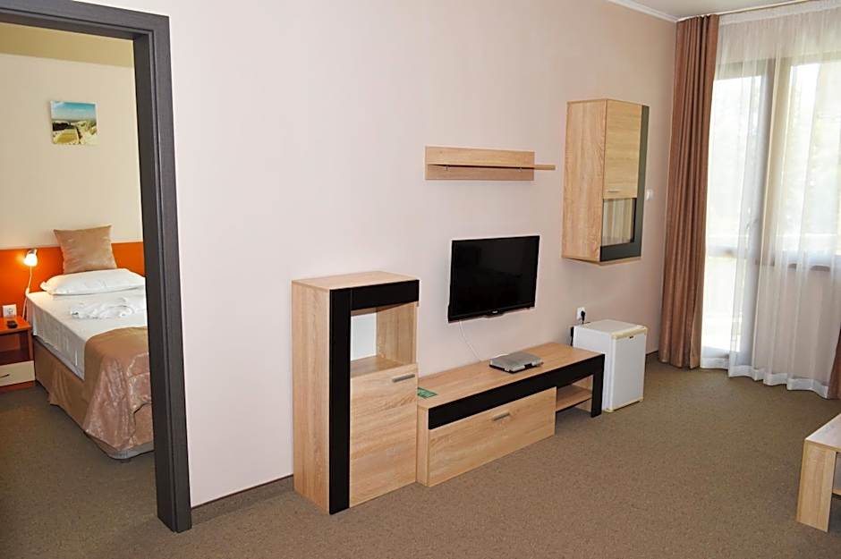 Paradise Hotel & Relax Center