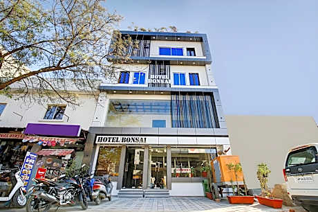 Hotel Bonsai