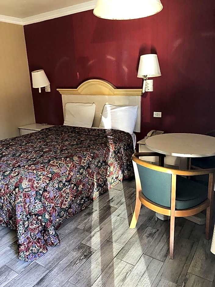 Travelers Inn