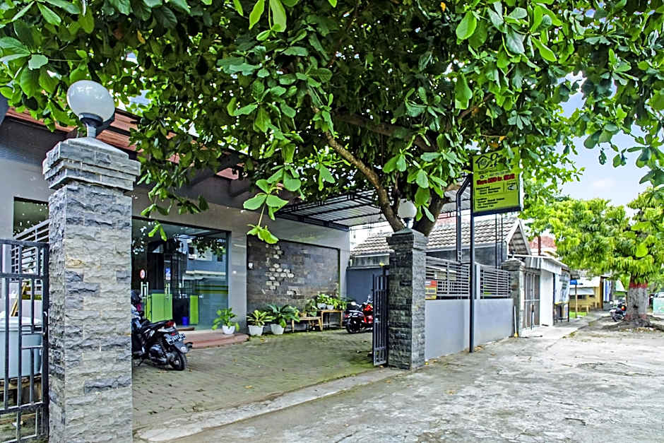 OYO 90863 Omah Kost Syariah