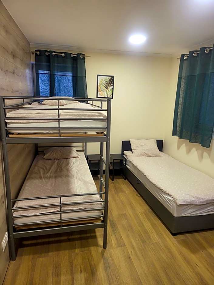 Rooms4Rest Bokserska - Private rooms for tourists