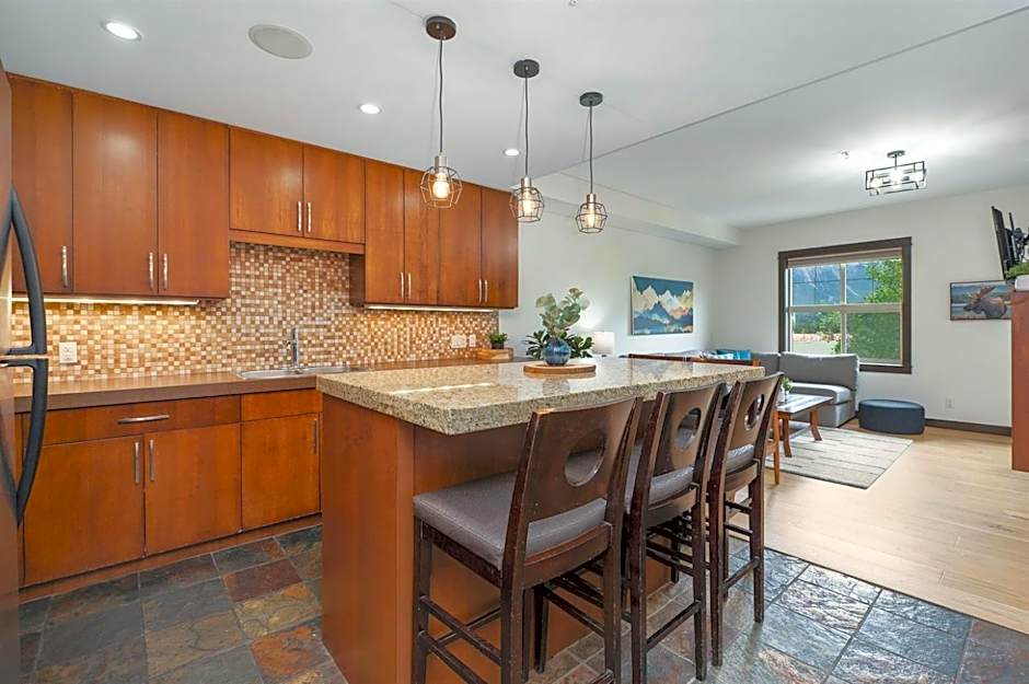 Heavenly Mountain Condo - Outdoor Hot Tubs & Steam Room