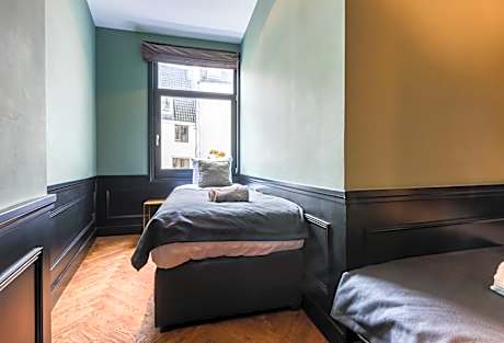 Classic Quadruple Room