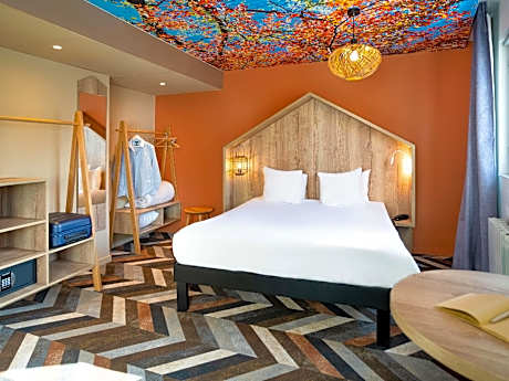 Superior Room with One Double Bed and One Sofa Bed