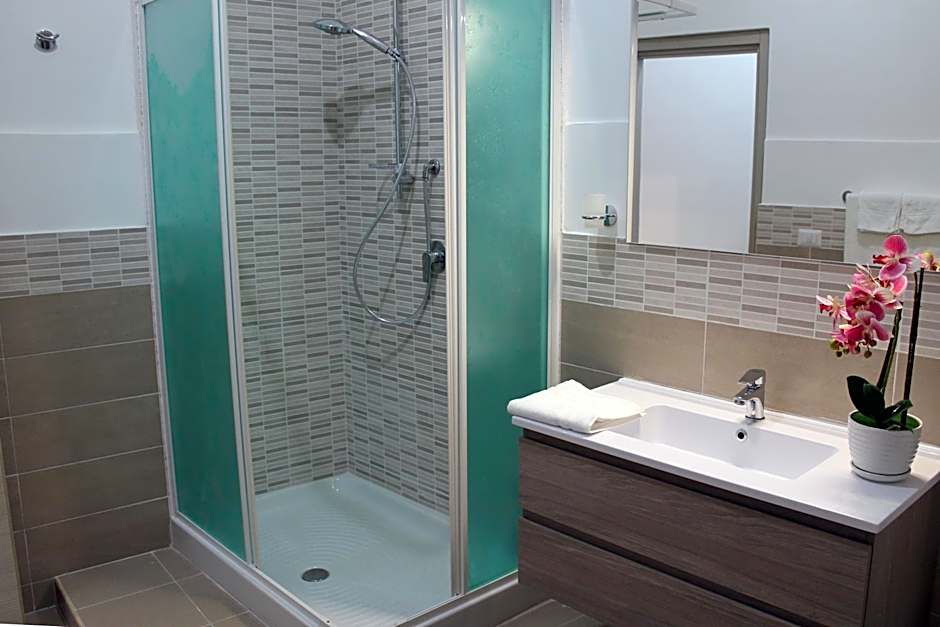 Le Mirage boutique II