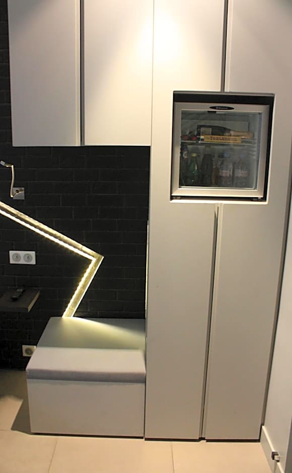 Arc De Triomphe Etoile Hotel