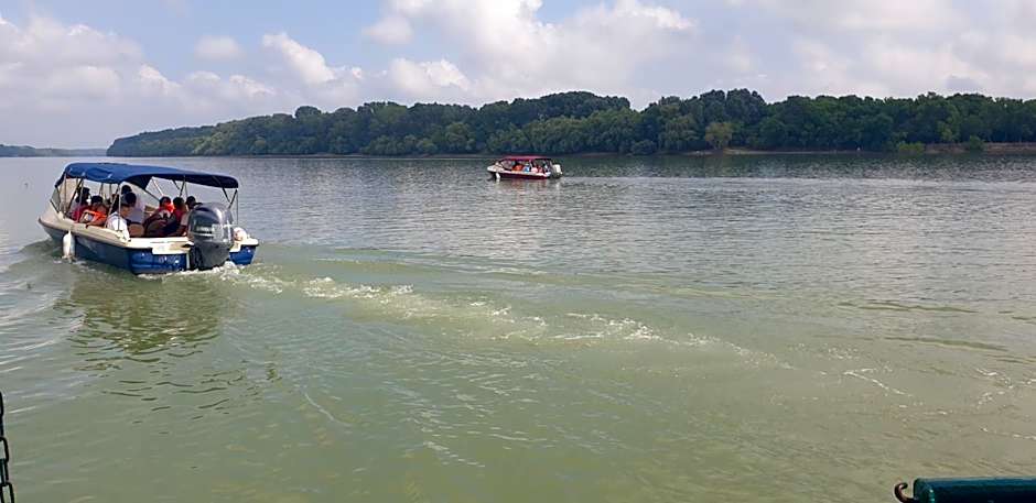 Hotel Restaurant Plutitor Delta Ways