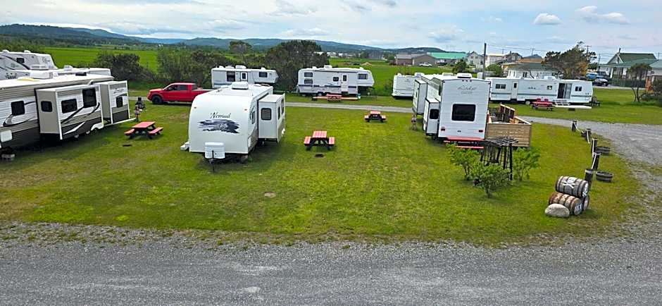 Le Pirate Motel et Camping