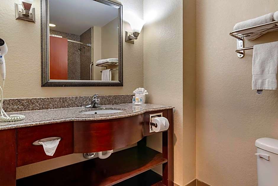 Comfort Inn & Suites Clinton - Jackson West