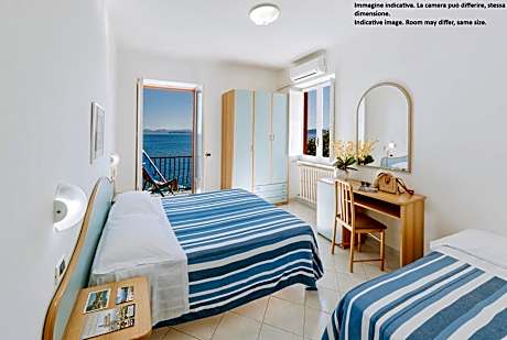 Triple Room with Sea View