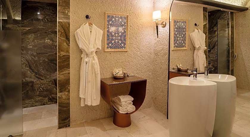 Artemis Cave Suites - Adults Only