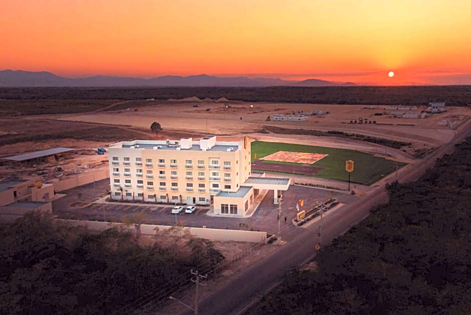 Super 8 by Wyndham Manzanillo