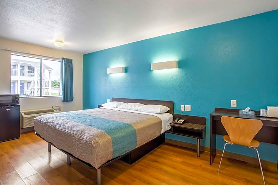 Motel 6-Bryan, TX - College Station
