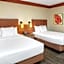 La Quinta Inn & Suites by Wyndham Atlanta Ballpark/Galleria