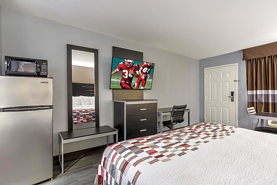 Photo 1 of 5 of 1 King Bed Suite