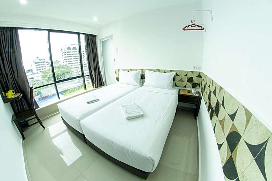 Grand Bagan Hotel