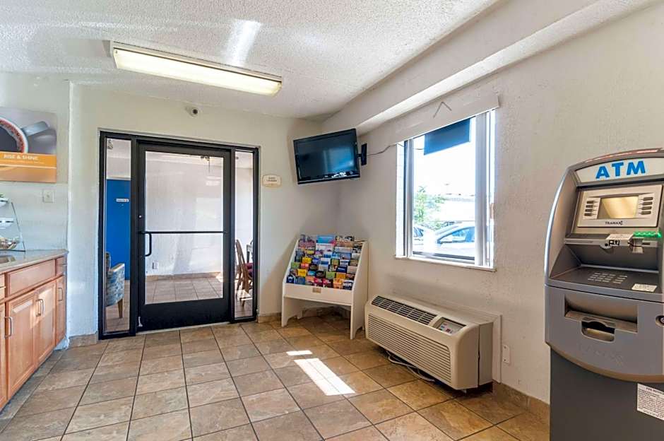 Motel 6-Farmington Hills, MI - Northwest - Farmington Hills