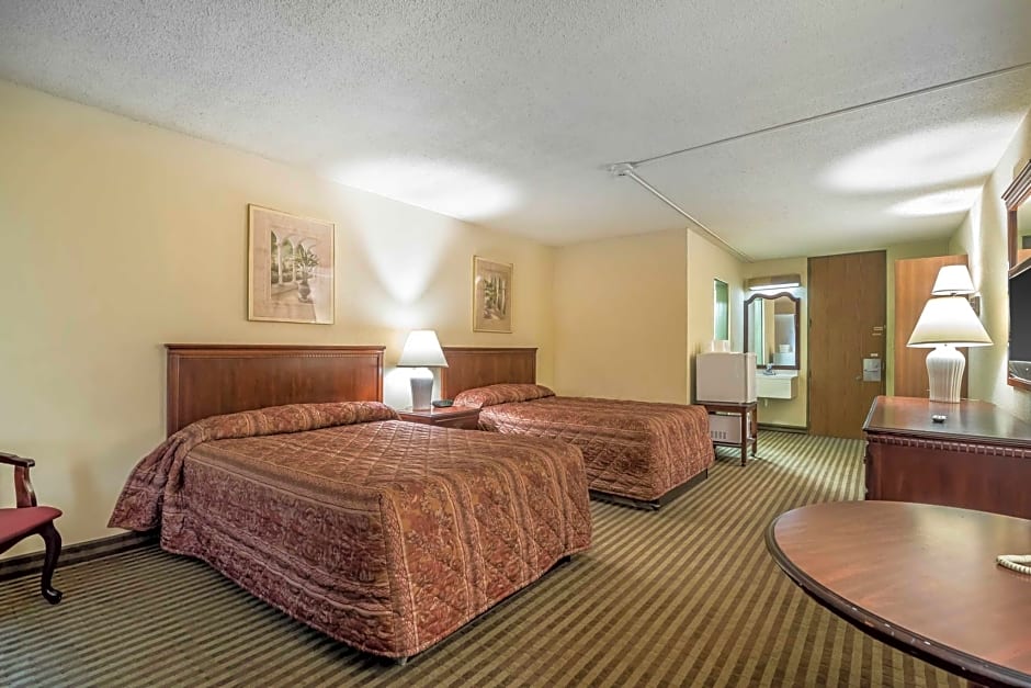 Econo Lodge Inn & Suites Binghamton