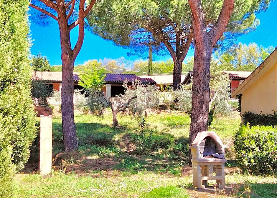 ISA-Residence with swimming pool in Guardistallo surrounded by greenery