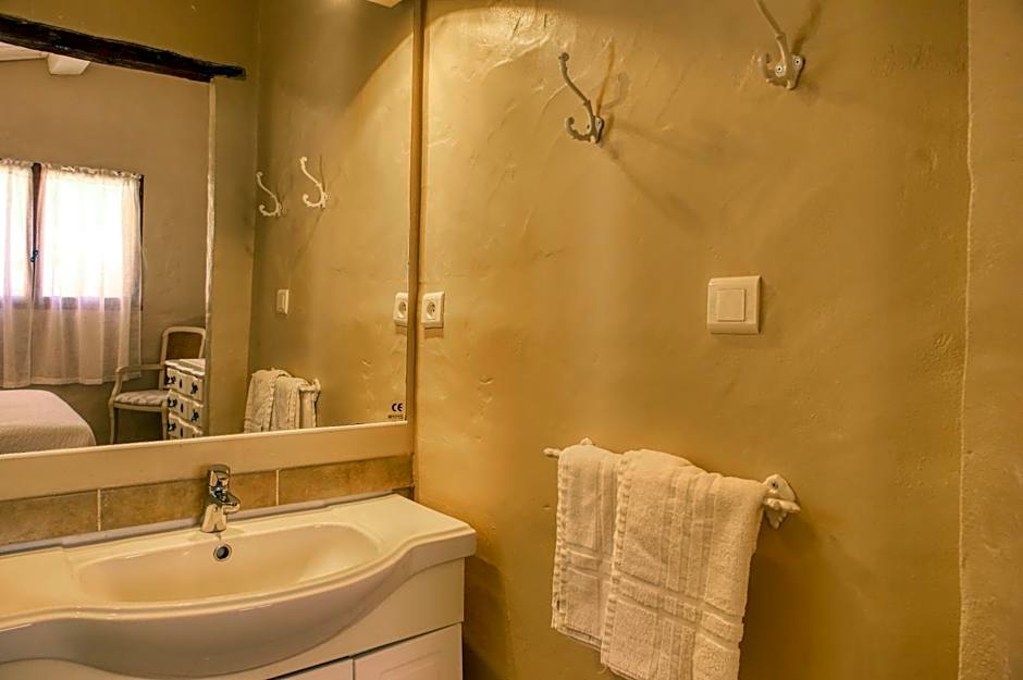 Le Hameau Fleur de Pierres , Chambre , Gite et Table d'Hôtes