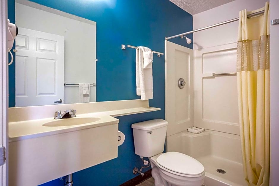 Suburban Studios Biloxi North Area