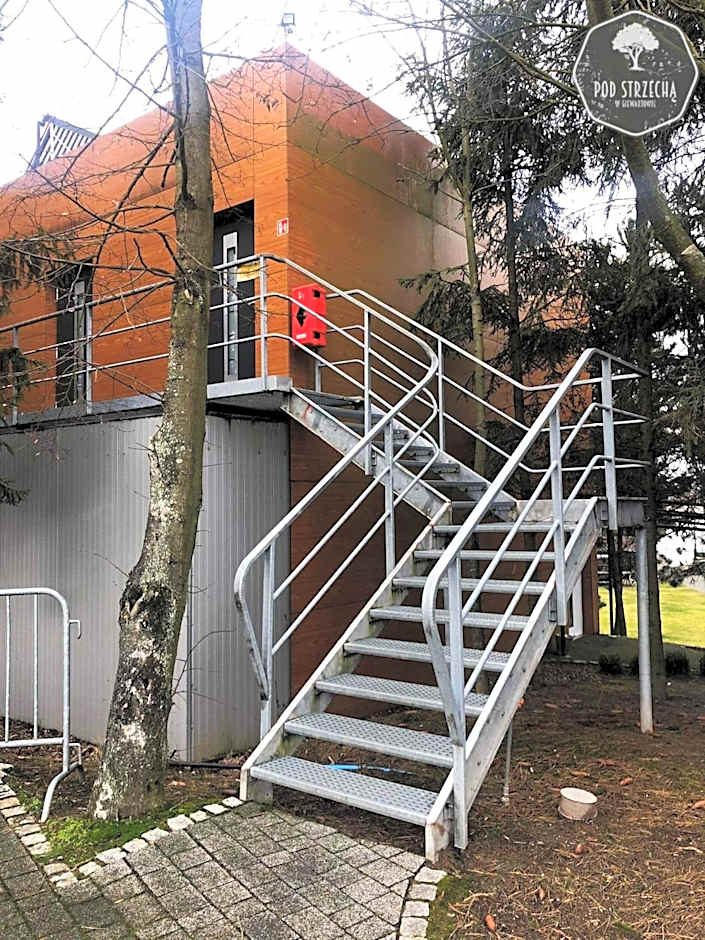 Dom Wypoczynkowy "Pod Strzechą" w Giewartowie