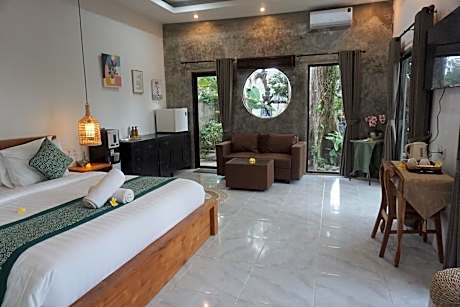 Suite with Pool View