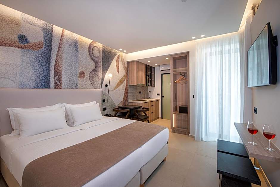 Leonidas Hotel & Apartments