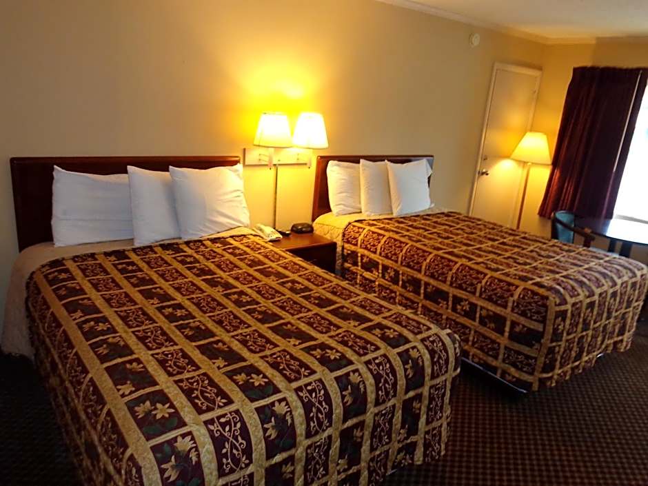 Travelodge by Wyndham Ridgeway Martinsville Area