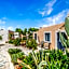 Golden Bay Apartments-Garden Haven