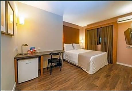 Executive double bed