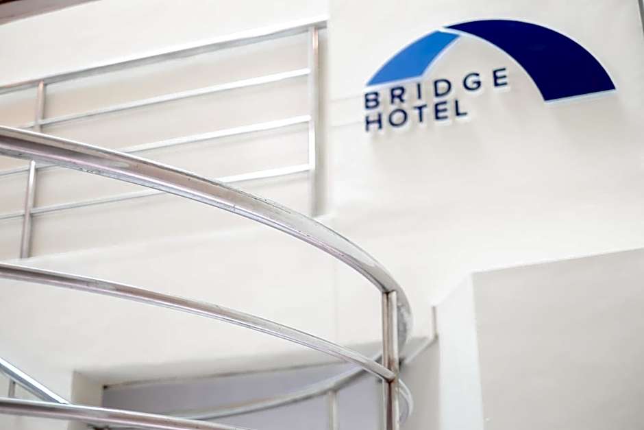 Bridge Hotel