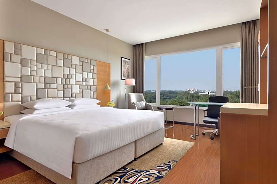 Photo 1 of 10 of Premium 1 King Bed