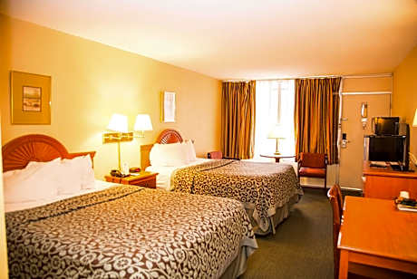 2 Queen Beds Smoking Room With Free